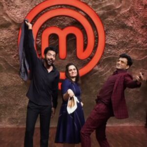 Garima Arora Instagram - Jab someone says the magic word 'PACKUP"!!!
@vikaskhannagroup 
.
.
.
#Shotoniphone14promax

#packup #masterchef #bts #fun #madness #shootdiaries #masterchefindia