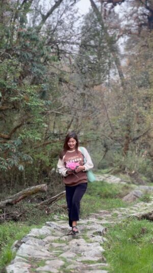 Garima Sharma Instagram - Pink rhododendron for you 💖 
#nepal #travel #achaam #ramaroshan