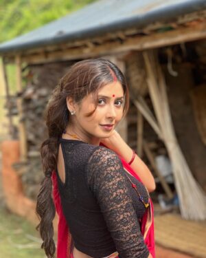 Garima Sharma Instagram - Character looks ♥️🌸 
#acting #work #onset #behindthescenes🎬