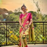 Gauri Kulkarni Instagram – महाराष्ट्र दिनाच्या शुभेच्छा 🌻🤗

@tanishkweddingsaree 
@shreerampearls 
@meshreysawant 
@wechitramedia