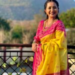 Gauri Kulkarni Instagram – लिंबू कलरची साडी 💛🤗

P.C- @meshreysawant 
Saree- @tanishkweddingsaree 
Jewellery- @shreerampearls