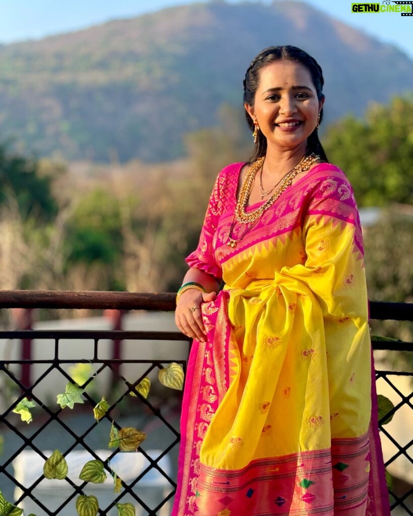 Gauri Kulkarni Instagram - लिंबू कलरची साडी 💛🤗 P.C- @meshreysawant Saree- @tanishkweddingsaree Jewellery- @shreerampearls
