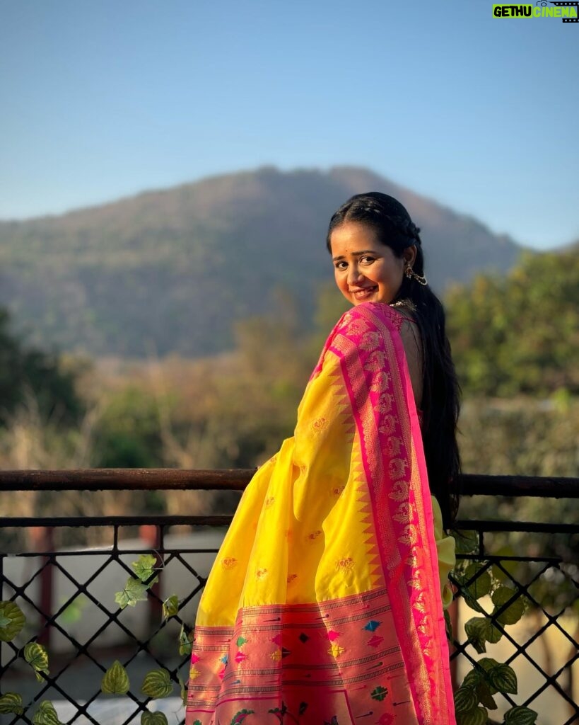 Gauri Kulkarni Instagram - लिंबू कलरची साडी 💛🤗 P.C- @meshreysawant Saree- @tanishkweddingsaree Jewellery- @shreerampearls