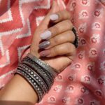 Gauri Kulkarni Instagram – When nakhrel nail compliments Sadagi💕

Nails by : @nakhrel_nails