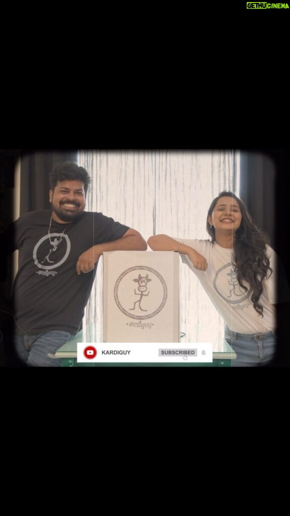 Gauri Kulkarni Instagram - Unboxing Nostalgia.. Plz subscribe Kardiguy to enjoy our upcoming series. (link in bio)🤗 P.S.- या Music वर Reels बनवून आम्हाला tag करा ❤️ #kardiguy #newseries #SUBSCRIBE #YOUTUBE #music #radio #love @dhawalpokle @kardiguy @adinath.patkar @khankarorama @sanikasule @pranavgandhe @manchekar_anurag @rutuja_bagwe @abhishek_shelar02 @insta4_sahil