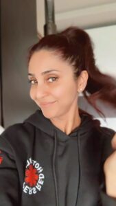 Gautami Kapoor Instagram - Love myself ❤️❤️❤️…. DO YOU LOVE YOU ??? #loveyourself #goodmentalhealth #amzingattitude 🥂