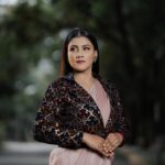 Gauthami Jadav Instagram - 🌸🖤 Makeup @makeover_by_rashmimanoj hairdo @hairstyle_banu Designer @mikhu_boutique Photography @mega_mind_photography #trending #designer #makeup #nominationevent #zeekannada