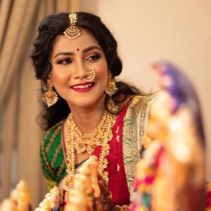 Gauthami Jadav Instagram - One of my favourites ♥️😍 
Makeup @makeoverby_lakshmiyogi 
Jewellery @avyana_rental_jewels_bangalore 
Designer @akrutiboutiquebykalasuresh 
Vc @chidu.ln_portraits 
#makeover #jewellery #trendingreels #gouthamijadav #reels