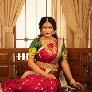 Gauthami Jadav Instagram - One of my favourites ♥️😍 
Makeup @makeoverby_lakshmiyogi 
Jewellery @avyana_rental_jewels_bangalore 
Designer @akrutiboutiquebykalasuresh 
Vc @chidu.ln_portraits 
#makeover #jewellery #trendingreels #gouthamijadav #reels