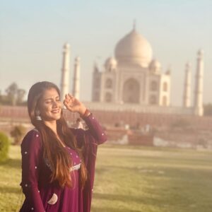 Gauthami Jadav Instagram - 💟🤍 
Attire @tvasta_designstudio 
Pc @abhishekgkasaragod 
#tajmahal #mahal #taj #agra #vacation #love