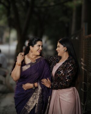 Gauthami Jadav Instagram - #TheSisterhood👭
Makeup @makeover_by_rashmimanoj 
Hairdo @hairstyle_banu 
Photography @mega_mind_photography 
Jewels @sakhi_rental_jewellery 
Designer @mikhu_boutique 

#sisterhood #sister #smile #bond #positive