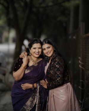 Gauthami Jadav Instagram - #TheSisterhood👭
Makeup @makeover_by_rashmimanoj 
Hairdo @hairstyle_banu 
Photography @mega_mind_photography 
Jewels @sakhi_rental_jewellery 
Designer @mikhu_boutique 

#sisterhood #sister #smile #bond #positive