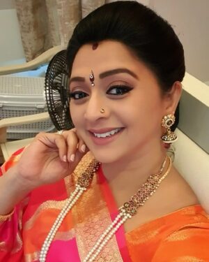 Gayatri Jayaraman Instagram - Waiting for my shot!