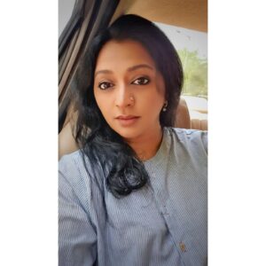 Gayatri Jayaraman Instagram - No better therapy than catching up with my besties! Off for lunch, laughter and some looti!