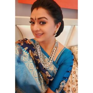 Gayatri Jayaraman Instagram - All dolled up for valli thirumanam shoot today!!
@vallithirumanam_universe 
@colorstvtamil