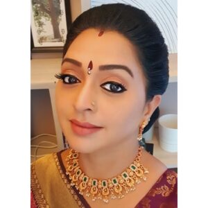 Gayatri Jayaraman Instagram - @nagai_kadai thank you for the lovely jewellery....I feel like a queen!!
@nagai_kadai