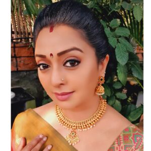 Gayatri Jayaraman Instagram - Thank you @nagai_kadai for this lovely jewellery! Check out their page and fall in love with every set. Traditional jewellery that defines you!
#instajewelry #southindianjewellery #indianjewellery #womenentrepreneurs #reseller #traditionaljewellery #fashionjewelleryindia