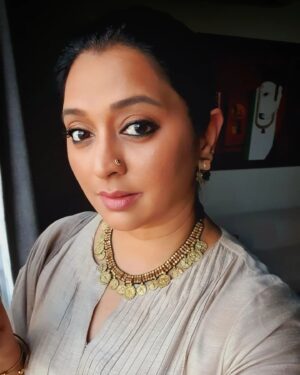 Gayatri Jayaraman Instagram - All set!