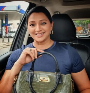 Gayatri Jayaraman Instagram - Ready for a family Sunday!