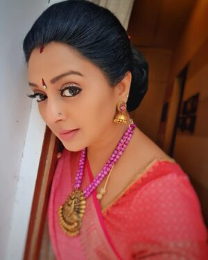 Gayatri Jayaraman Instagram - Back after a short social media break....we all need a break sometimes. Valli thirumanam shoot in full swing today!!