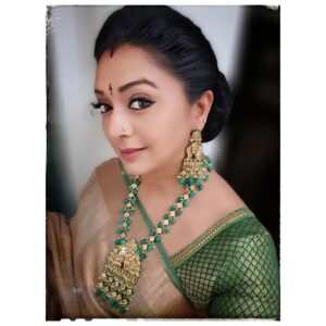 Gayatri Jayaraman Instagram - @eternaljewelry every piece of jewellery is a Masterpiece! Thank you for this gorgeous set, I feel like a princess! So royal, eye catching and sure to make heads turn where ever I go! Do check out the page of @eternaljewelry and you will see that every single piece of jewellery here is unique and simply stunning!
#indianjewellery  #beadedjewelry #kundanjewellery
#instaseller #womenentrepreneurs #classyjewellery #collabjewellery #jewelrylovers