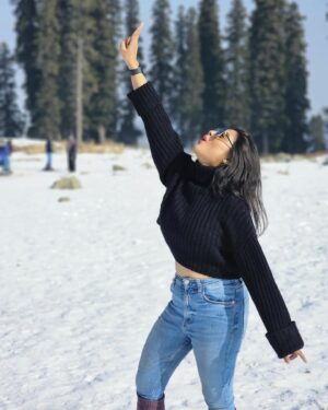Geetashree Roy Instagram - Dear Mountain,
 Nothing's gonna change my love for you.
You oughta know by now how much I love you
One thing you can be sure of
I'll never ask for more than your love.. 
  Forever Yours❤️
