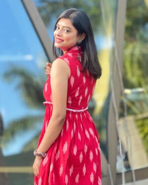 Geetashree Roy Instagram - Red is the color of Love ❤️.. Coz it’s Valentine’s Week..😉🥰

#redvelvet #love #coloroflove #valentinesweek #sunkissed