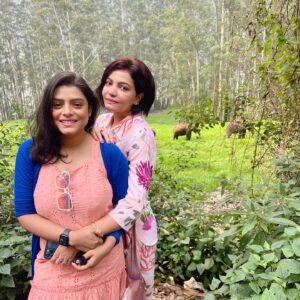Geetashree Roy Instagram - Every year you shine brighter….. life is beautiful with you, thanks for always watching my back 
Love you to the moon and back Shaitan 
Happy Birthday my partner in crime and my loving baby sis 

#picoftheday #instagood #instagram #instalike #birthday #sister #love #happiness #actor #tollywood #sayantanimullick