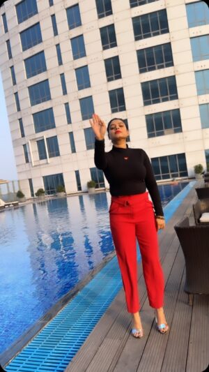 Geetashree Roy Instagram - Coz it’s trending…❤️

#reels #inatagramreels❤️ #trendingreels #reelitfeelit