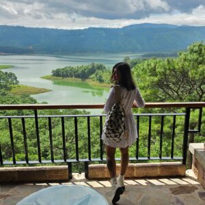 Geetashree Roy Instagram - A walk in nature walks the soul back home.

#peace #nature #green #rikyunjai #insta #beautifulplaces #tranquility#instapost