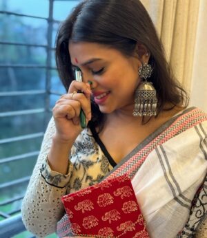 Geetashree Roy Instagram - নতুন বছর নতুন ভাবে শুভ হোক॥ শুভ নববর্ষ ॥১৪৩১❤️