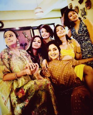 Geetashree Roy Instagram - The SQUAD!! Here’s to another Night that turned into Morning… Thank you Ladies for making my day so Special ❤️❤️❤️

Thank you @neelzpics & @patra7612 for the amazing clicks!!