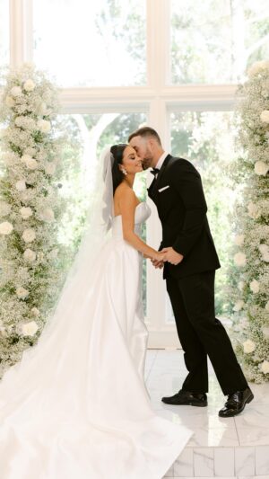 Geles Rodriguez Instagram - because I love you 🤍
•
•
📷: @vintage_fineartphoto 
🎥: @memoriesinmotionrgv 
#beacauseiloveyou #wedding #weddingreels
