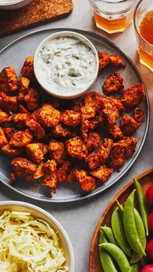 Geneviève O'Gleman Instagram - SUPERBOWL 🏈✨

Essayez mes AILES DE TOFU à seulement 5 ingrédients!!

Oui, oui, de tofu! 👀

Vous allez voir, c’est vraiiiiiiment bon. Ça se mange tout seul! Tout le bon goût des ailes de poulet, sans les os et la peau! 

Bon superbowl!

Go les Chiefs, Go Travis !! 🤪✌🏻 #jeconnaisrienaufootball #taylorswiftfan

Geneviève xx

La recette est dans mon livre PRESQUE VÉGÉ, dispo partout (lien en bio)!

@leseditionsdelhomme 
@leseditionsdelhomme_europe 

#tofu #superbowlparty #tofurecipes #SuperBowlSunday #ailes