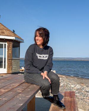 Geneviève O'Gleman Instagram - ROAD TRIP EN GASPÉSIE

Cet été, j’ai décidé de partir sur la route pour (re)découvrir les trésors gourmands des différentes régions du Québec. 🛣️🚘 

Restez à l’affût de mes prochaines publications, je vous prépare un apéro, un pique-nique et un bon souper mettant en vedette les produits de la Gaspésie! Et entre-temps, consultez la pastille “Gaspésie” dans mes highlights, vous allez pouvoir suivre mon périple au jour le jour! 

Je suis curieuse, êtes-vous plus 🦐, 🦞ou 🦀?

Geneviève xx

#roadtrip #surlaroute #gaspesie @tourismegaspesie #commandité #mangerlocal #bonjourquebec #quebecmaritime