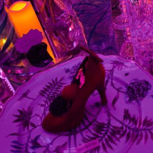 Genoveva Casanova Instagram - Noche maravillosa celebrando la apertura de la nueva tienda de @aquazzura en Madrid.  Millones de gracias a @edgardoaquazzura y a @raulromeropress por una noche inolvidable! 

#aquazzura #shoedesigner