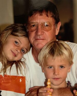 Genoveva Casanova Instagram - Feliz día del padre!!!!!! Los adoroooooo!!!!! 
#mipapá #cayetanomartinezdeirujo #diadelpadre