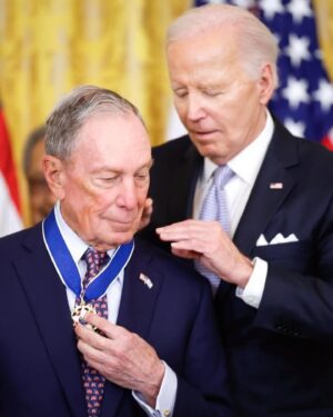 Georgina Bloomberg Instagram - I saved these for today… happy Father’s Day @mikebloomberg. We are proud to call you dad and grandpa every day, but getting to come watch you receive a Presidential Medal of Freedom at the White House last month was a good reminder of why. ❤️🇺🇸🤍🇺🇸💙