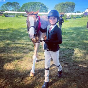 Georgina Bloomberg Instagram - It was a successful week full of ribbons for this pair in the small pony hunters at the @hamptonclassic, including a score of 88 and a second place, and two great rounds in the pony hunter classic to finish in 10th out of more than 40 entries. @mwg330 🐴 👼🏼 ❤️🥈(📸: @kindmediallc) #fairytales