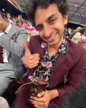 Geraldine Viswanathan Instagram - 7 Days won best first feature at the Indie Spirit Awards!!!! 🎩 we shot this movie in september 2020, deep pandemic, in 8 days with 9 crew members in one airbnb during a heatwave 🌚 endlessly proud of @itskaransoni and @goatdonkey1 and the most hard working @lizzyinfilms. thank you @markduplass @meleslyn for making the impossible possible. it comes out in theatres march 25 if you wanna see Karan get drunk (got to catch a glimpse of it live last night and trust me, you do)