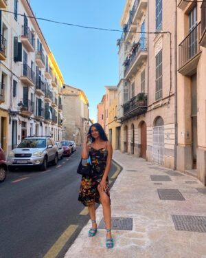 Geraldine Viswanathan Instagram - breaking the mould by being hot and on vacation