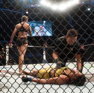 Germaine de Randamie Instagram - Unless you puke, faint, or die, keep going. 

Don't settle for easy. Grind hard and make it happen. 

I’ll never surrender!! #teamironlady #ironlady #germainederandamie #thenetherlands #utrecht #fitdutchie #unbreakable #fitgirl #athlete #ufc #ufcfighter #blessed #fighterlife #fighter #