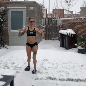 Germaine de Randamie Instagram - Smile because smiling is my favorite 😂😂 let it snow, let it snow ❄️ ⛄️☃️ “ #germainederandamie #teamironlady #snow #snowstorm #cold #utrecht #netherlands #ironlady #ufcfighter #blessed #holland #athlete #holland #prouddutchie