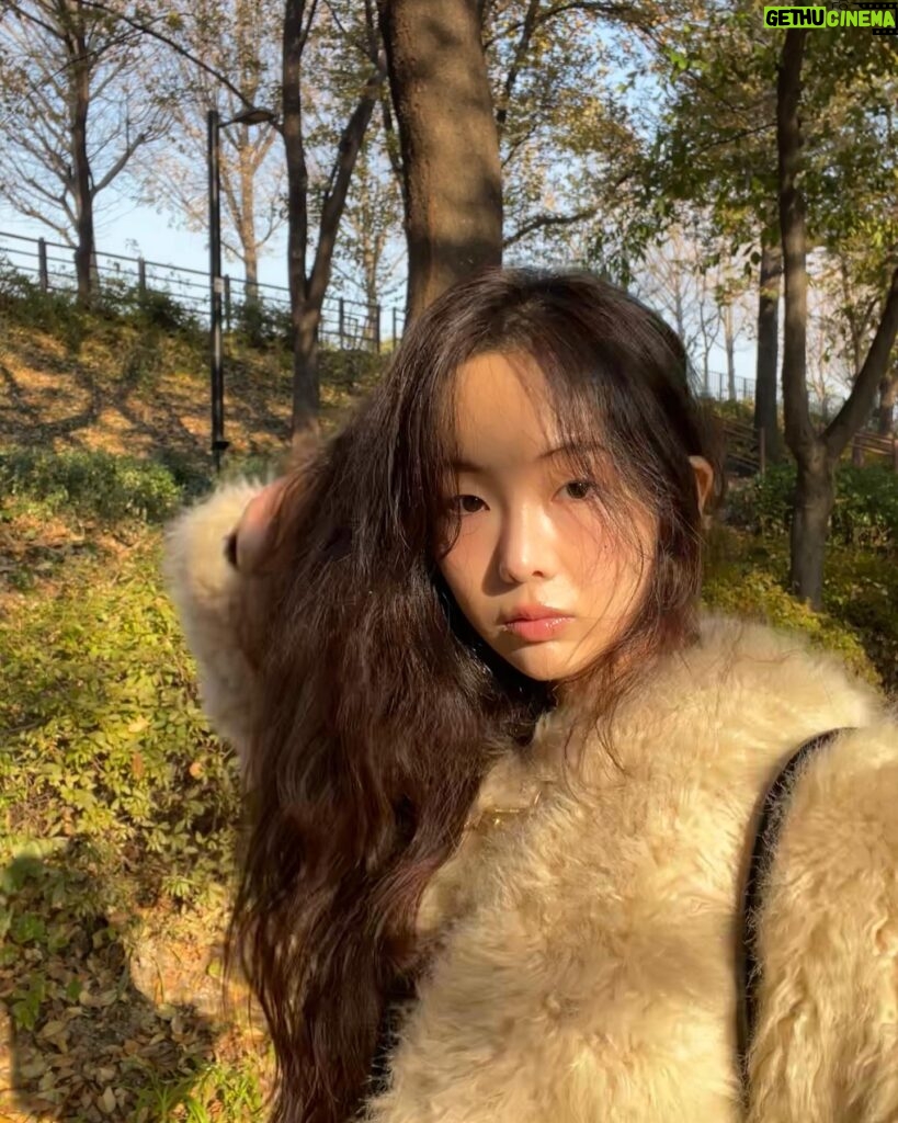 Geum Sae-rok Instagram - 🍂🍁🍃