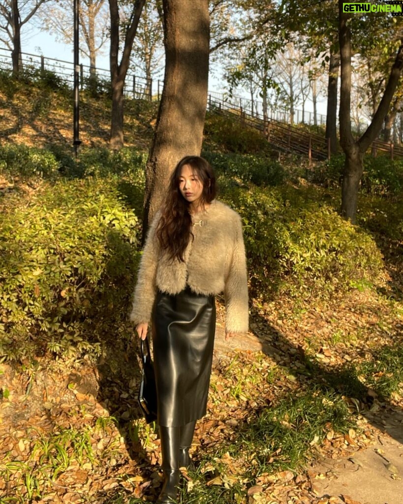 Geum Sae-rok Instagram - 🍂🍁🍃