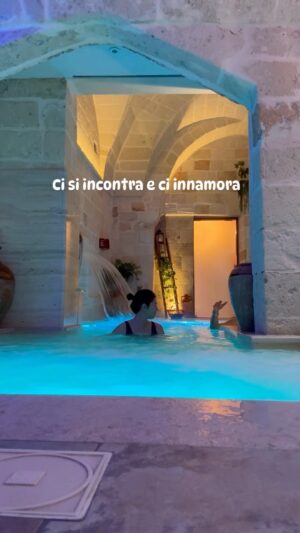 Giada Pezzaioli Instagram - Dedicato a tutti i genitori, a tutte le coppie 👨‍👩‍👧‍👦 ! 
Fare i genitori non è semplice, rimanere una coppia felice richiede impegno da parte di entrambi e la voglia di costruire quotidianamente una relazione rispettosa e d’amore ! Non importa quanto difficile sia e quante volte si pensi di mollare tutto, ciò che conta è impegnarsi a ritagliarsi piccoli momenti speciali per la coppia perché poi i figli crescono e la coppia rimane ♥️ 💏