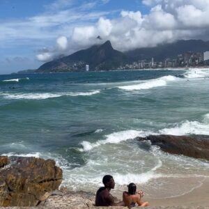 Gideon Adlon Instagram - tão bom 🇧🇷