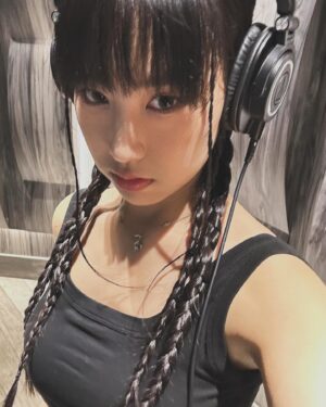 Gigi Yim Instagram - 大家估吓係錄咩歌？😆
🎮🎮🎮