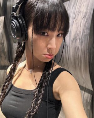 Gigi Yim Instagram - 大家估吓係錄咩歌？😆
🎮🎮🎮