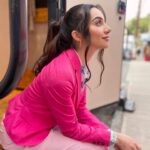 Gimena Gómez Instagram - •| 1. Éstos días en filmación de próxima tv serie en mi querida ciudad de México. 2. Me opongo a ponerme los tacones sino hasta el set ó siente poder de mi chantufla 3. Curso de cómo hacer que tu pelo crezca según tu personaje. NO son extensiones, eso se estudia en el segundo semestre de la carrera de actuación. Inventados. 😜 |• . . . #filmingseason #90minutos #tvseries #actresslife
